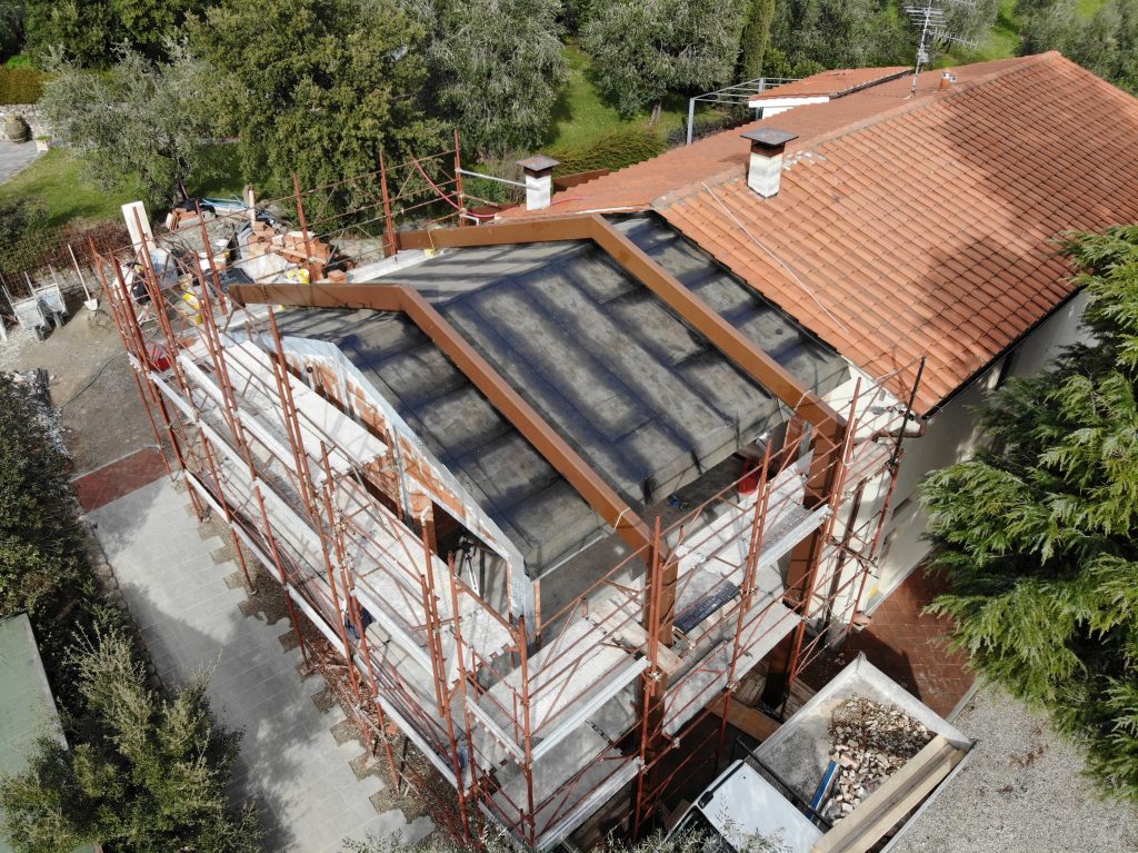Costruzione di un nuovo volume in carpenteria
